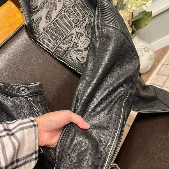 SOLD Harley Leather Jacket - Black - Picture 7 of 9